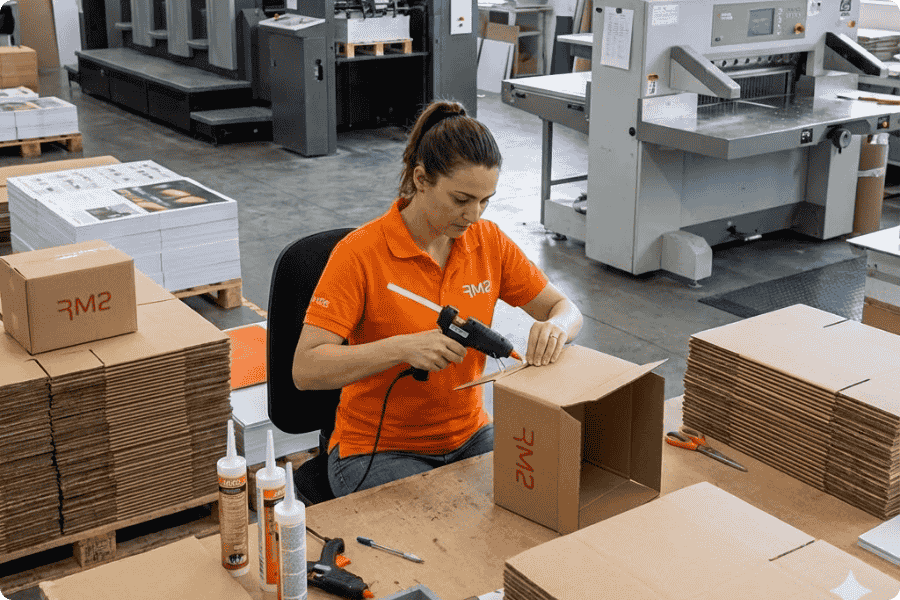 Serviços de Colagem de Caixas para Indústria Gráfica