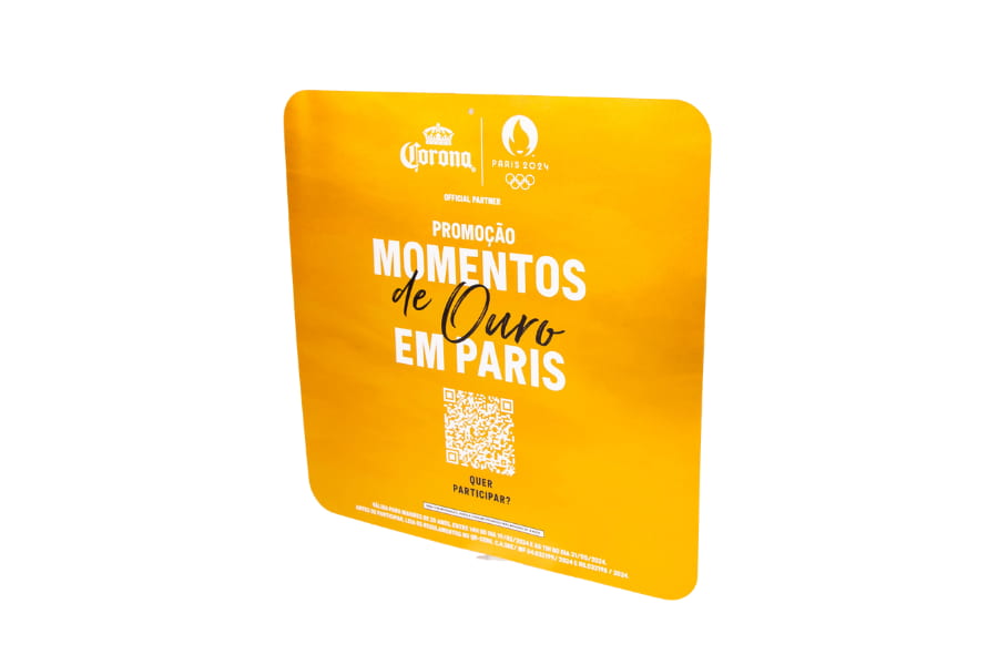 Wobbler para bebidas alcoólicas Corona Paris 2024 com QR code da promoção Momentos de Ouro em Paris, produzido pela RM2 Holding
